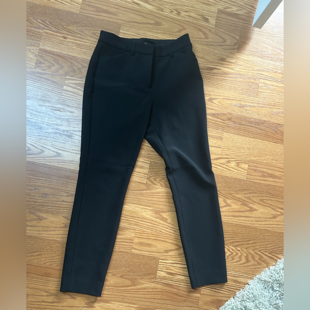 Express SUPER SOFT TWILL-hard to find! Size 2 SHORT